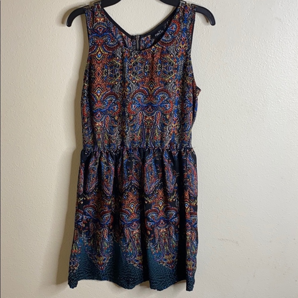 Pattern dress - Picture 2 of 4